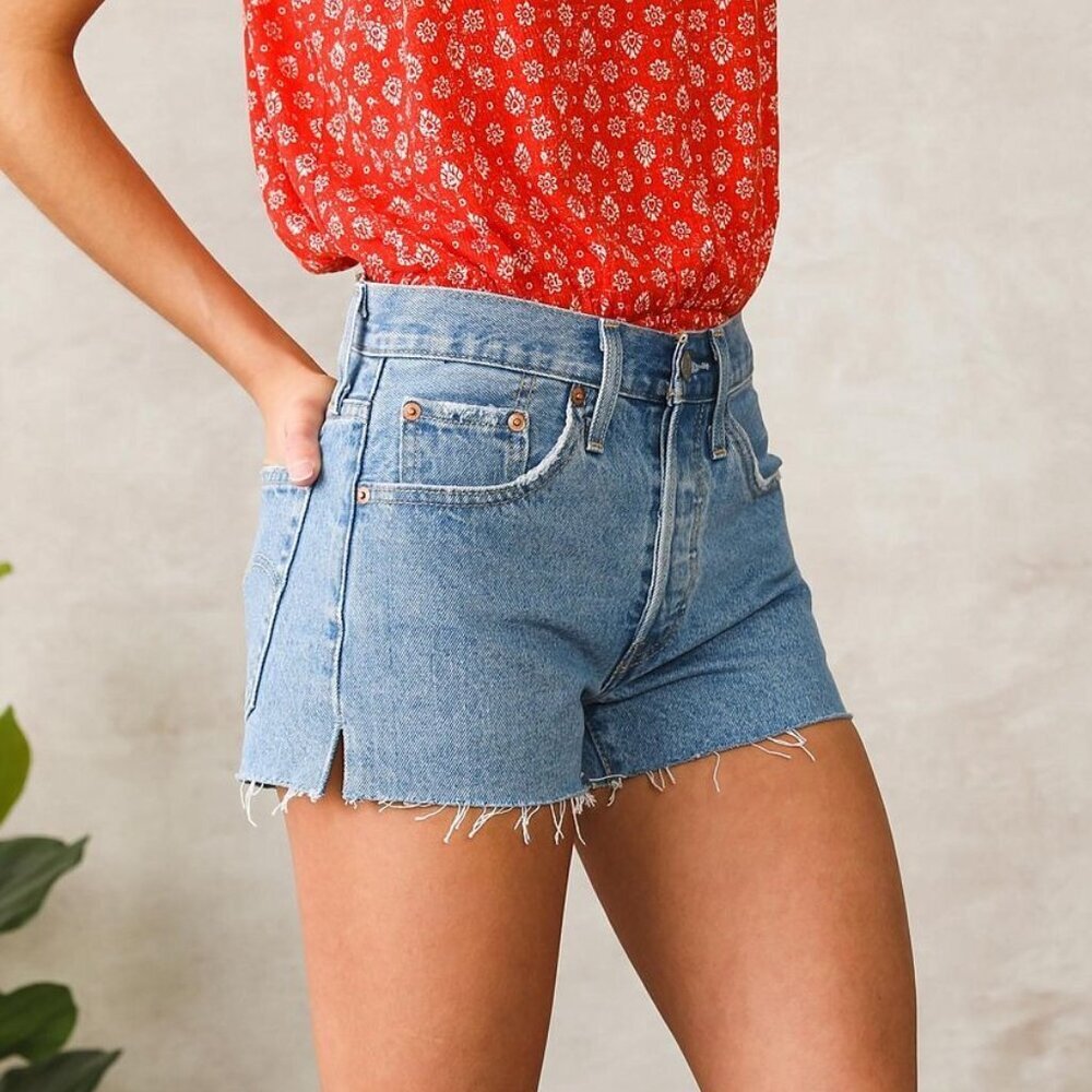 Levi’s 501 Original Jean Shorts - Ojai Light Stone Wash - Size 31 - Picture 2 of 7